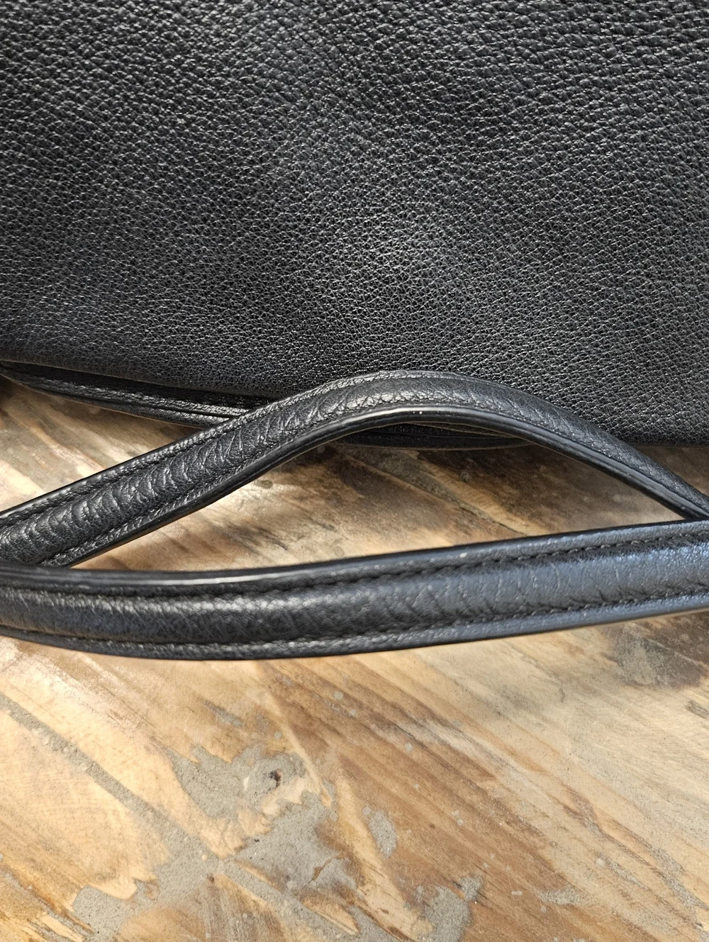 Coach Black Pebbled Leather Shoulder Bag with Gold Chain - Picture 10 of 10